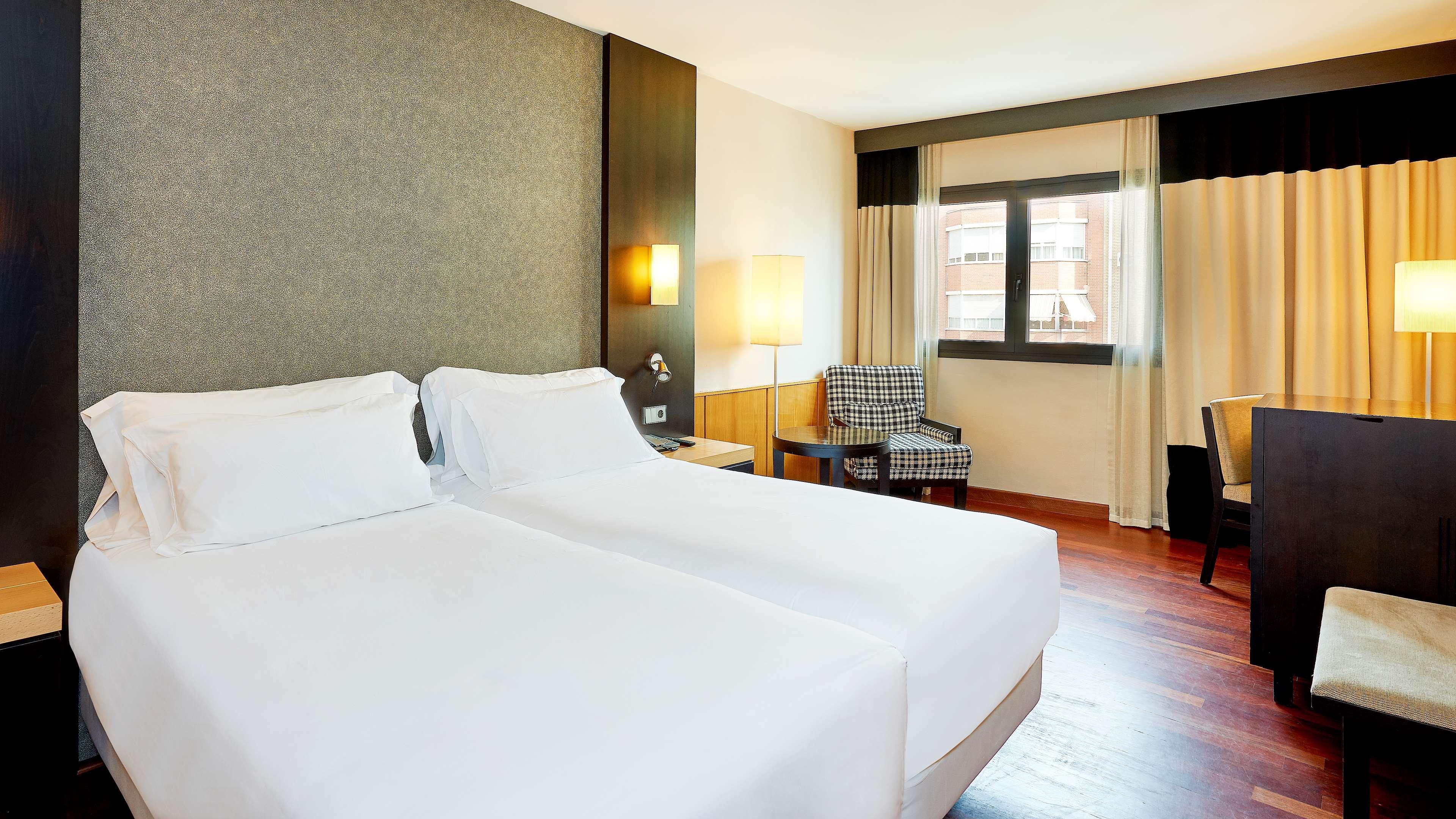 Hotel Nh Ciudad De Valenza Esterno foto