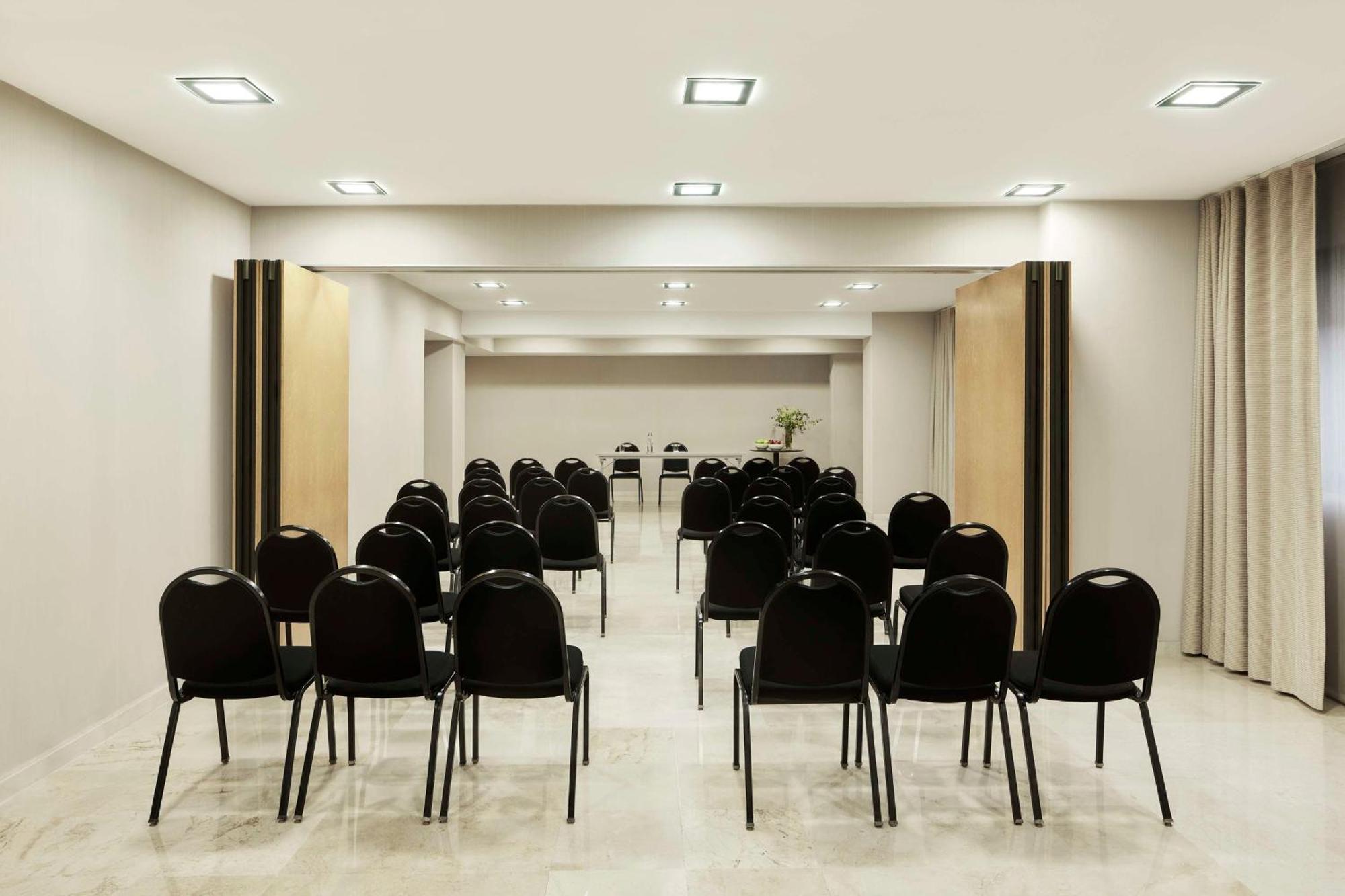 Hotel Nh Ciudad De Valenza Esterno foto