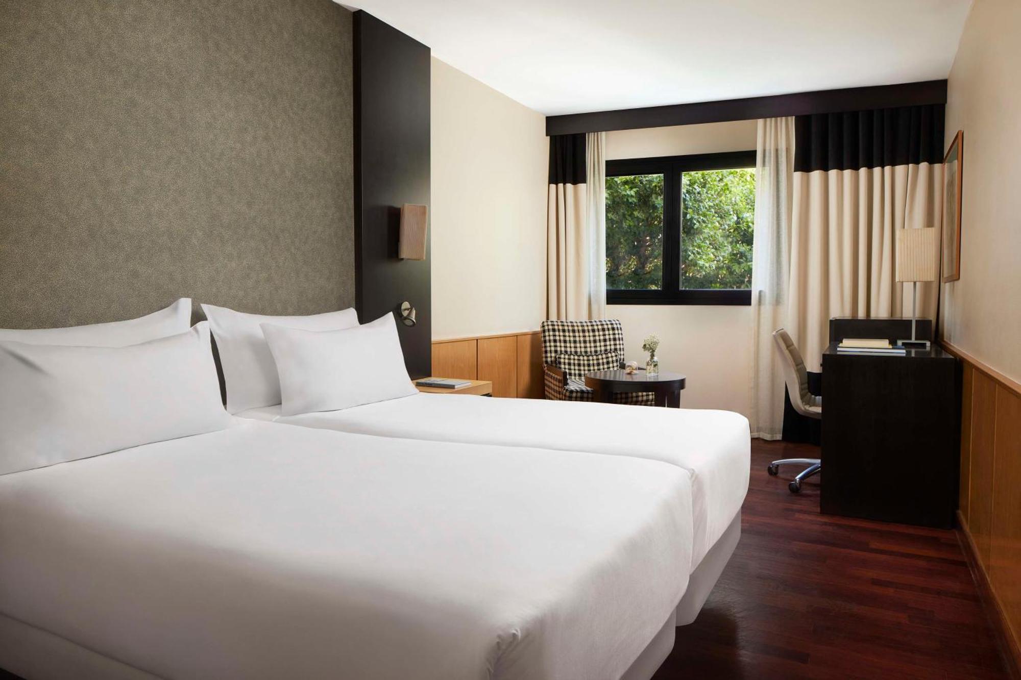 Hotel Nh Ciudad De Valenza Esterno foto