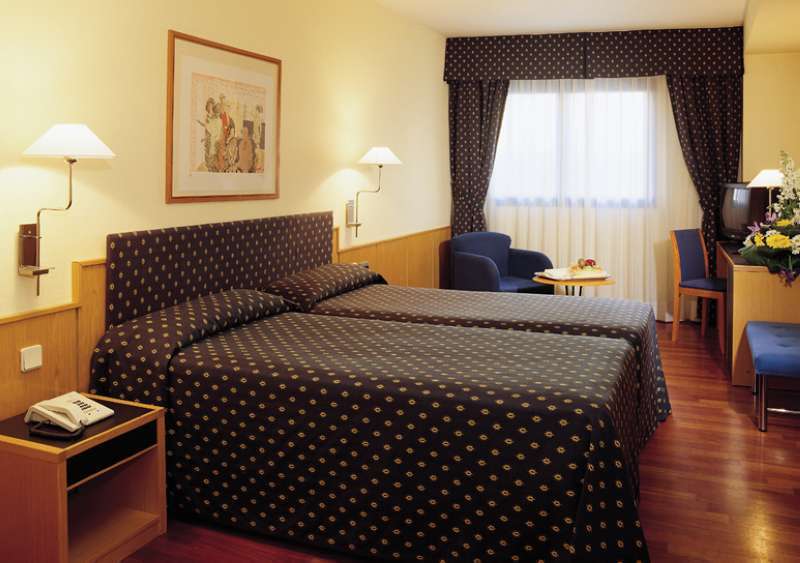 Hotel Nh Ciudad De Valenza Esterno foto